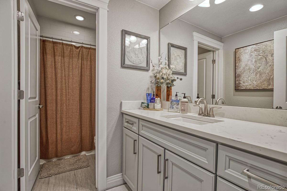 5987 N Elmira Street