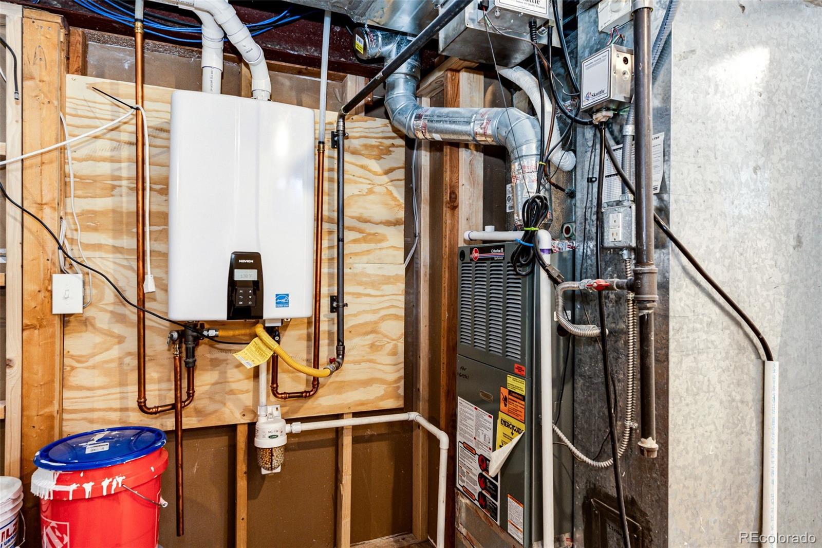 6009 S Jamaica Circle