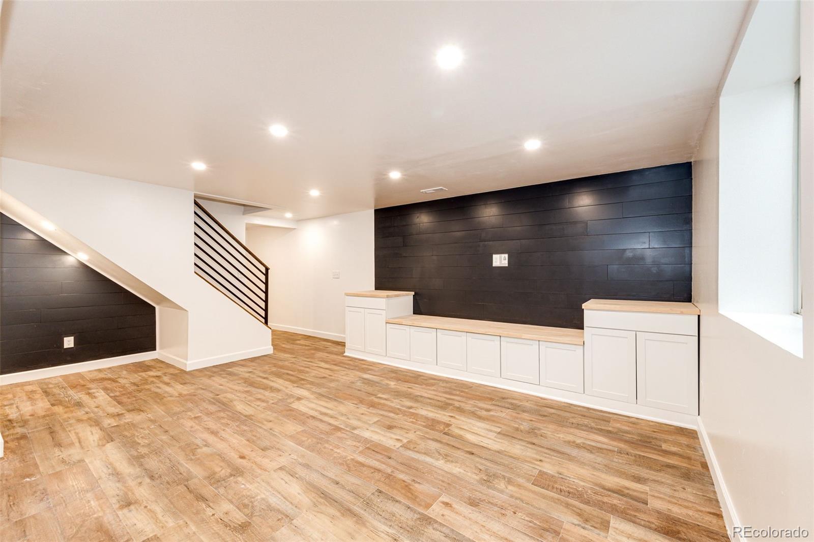 6009 S Jamaica Circle