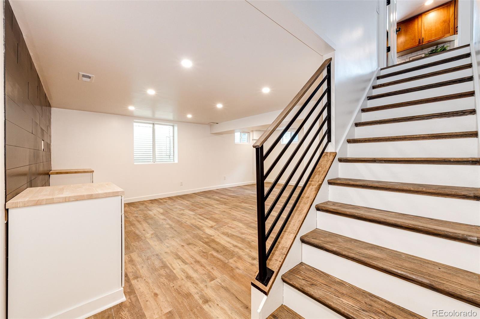 6009 S Jamaica Circle