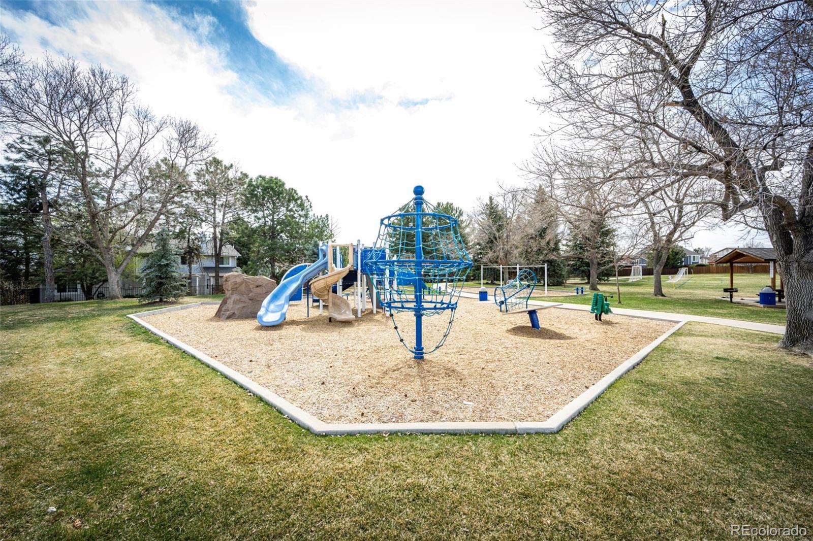 6009 S Jamaica Circle