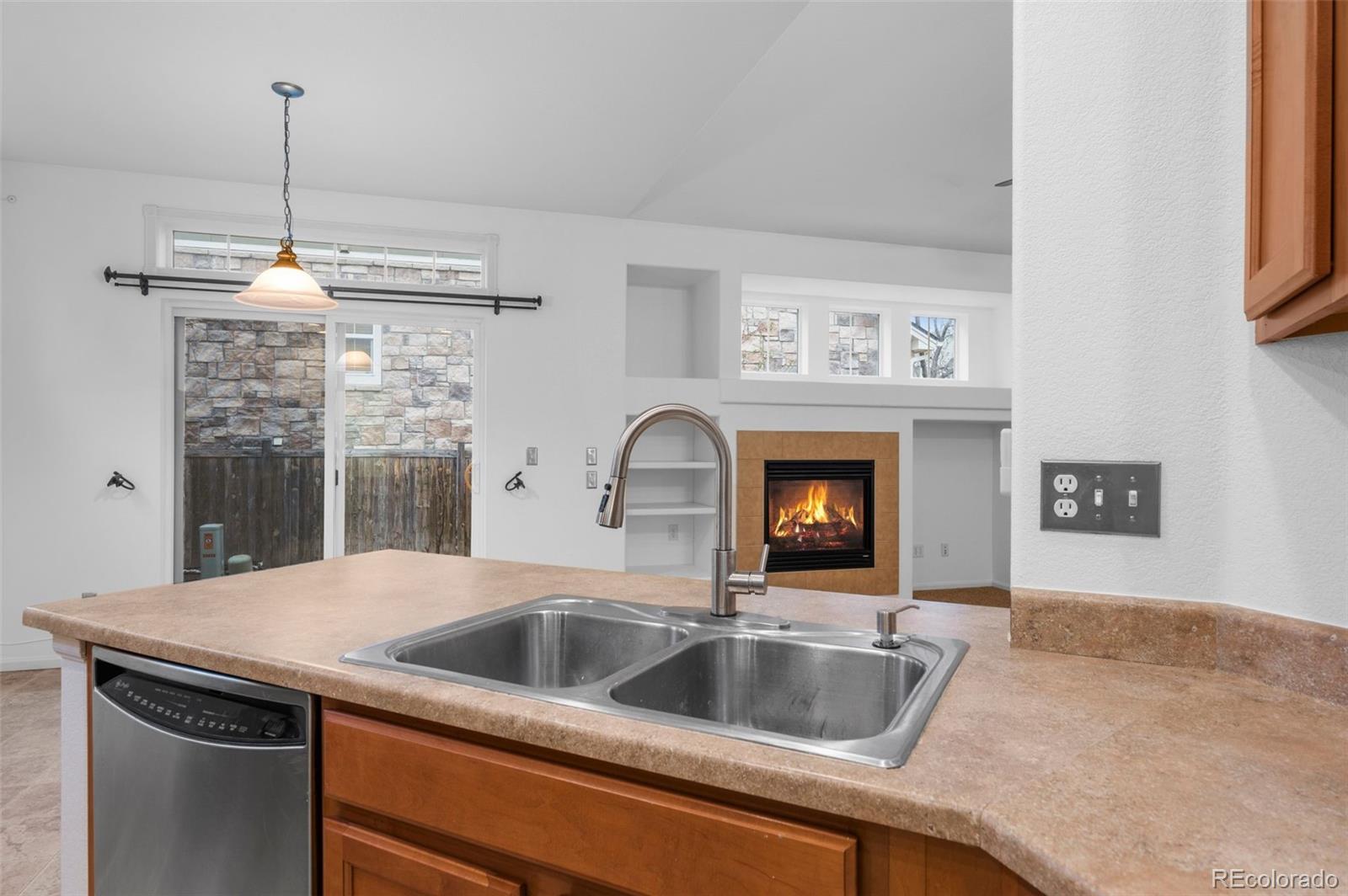 23420 E Berry Avenue