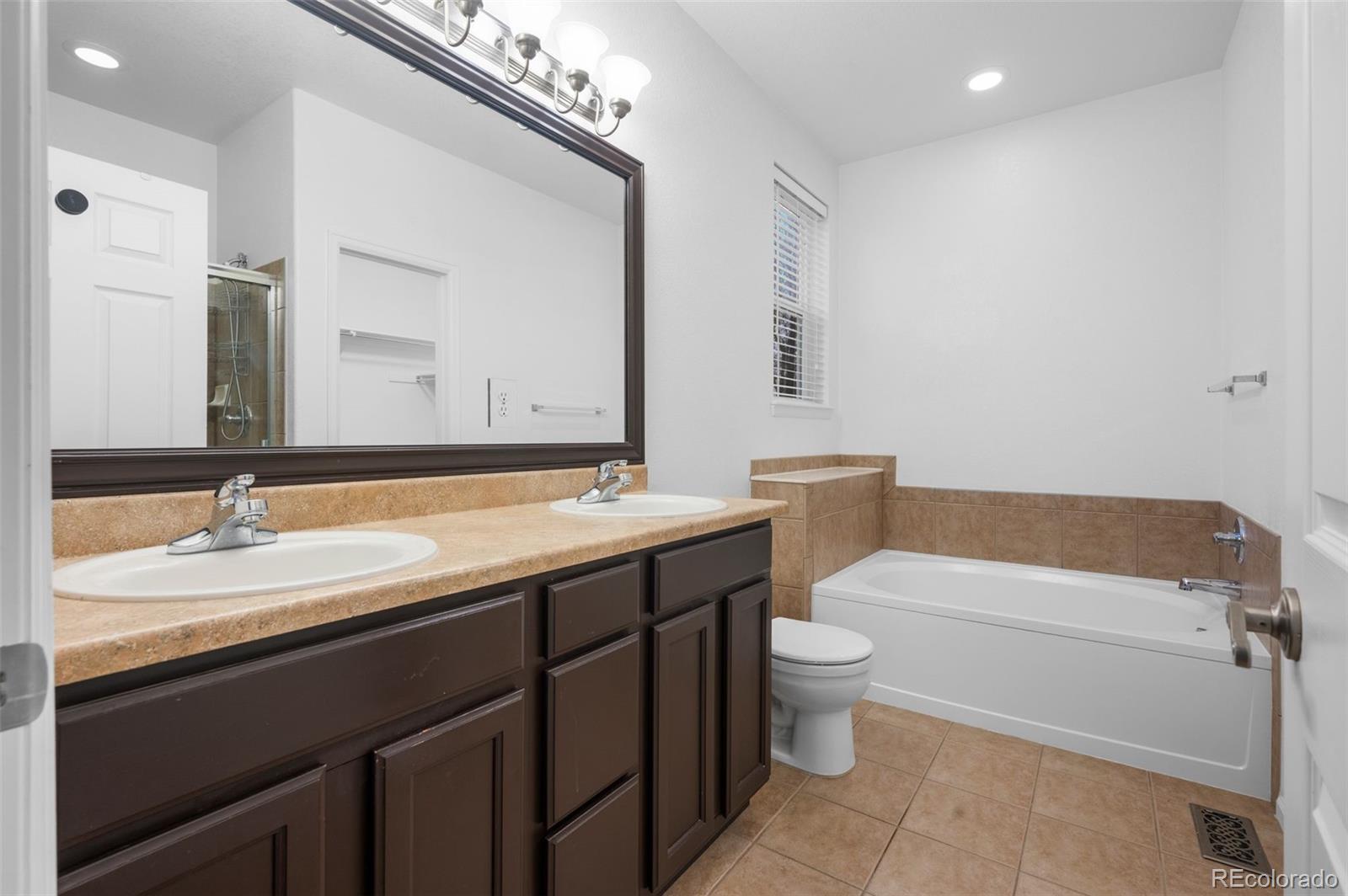 23420 E Berry Avenue