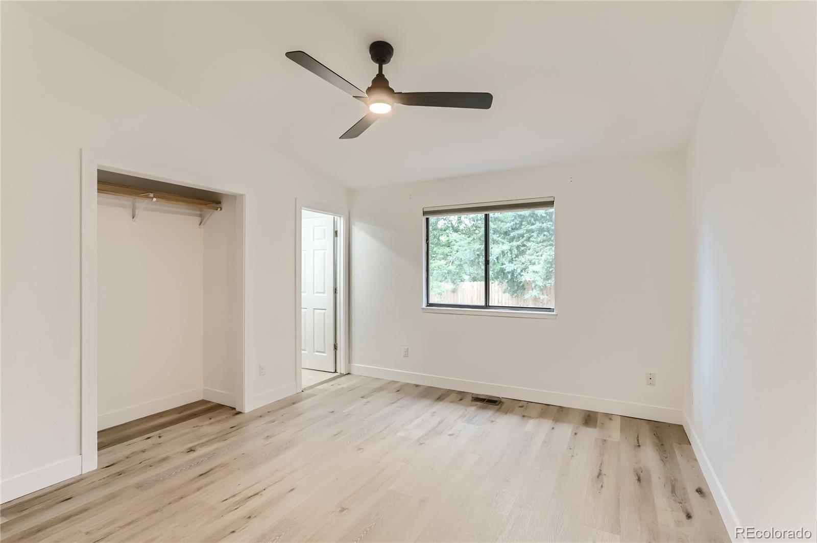 6823 S Everett Street