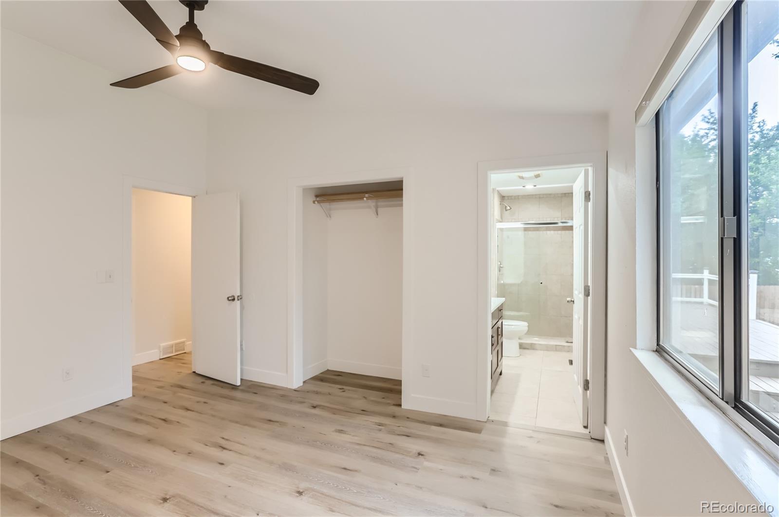 6823 S Everett Street