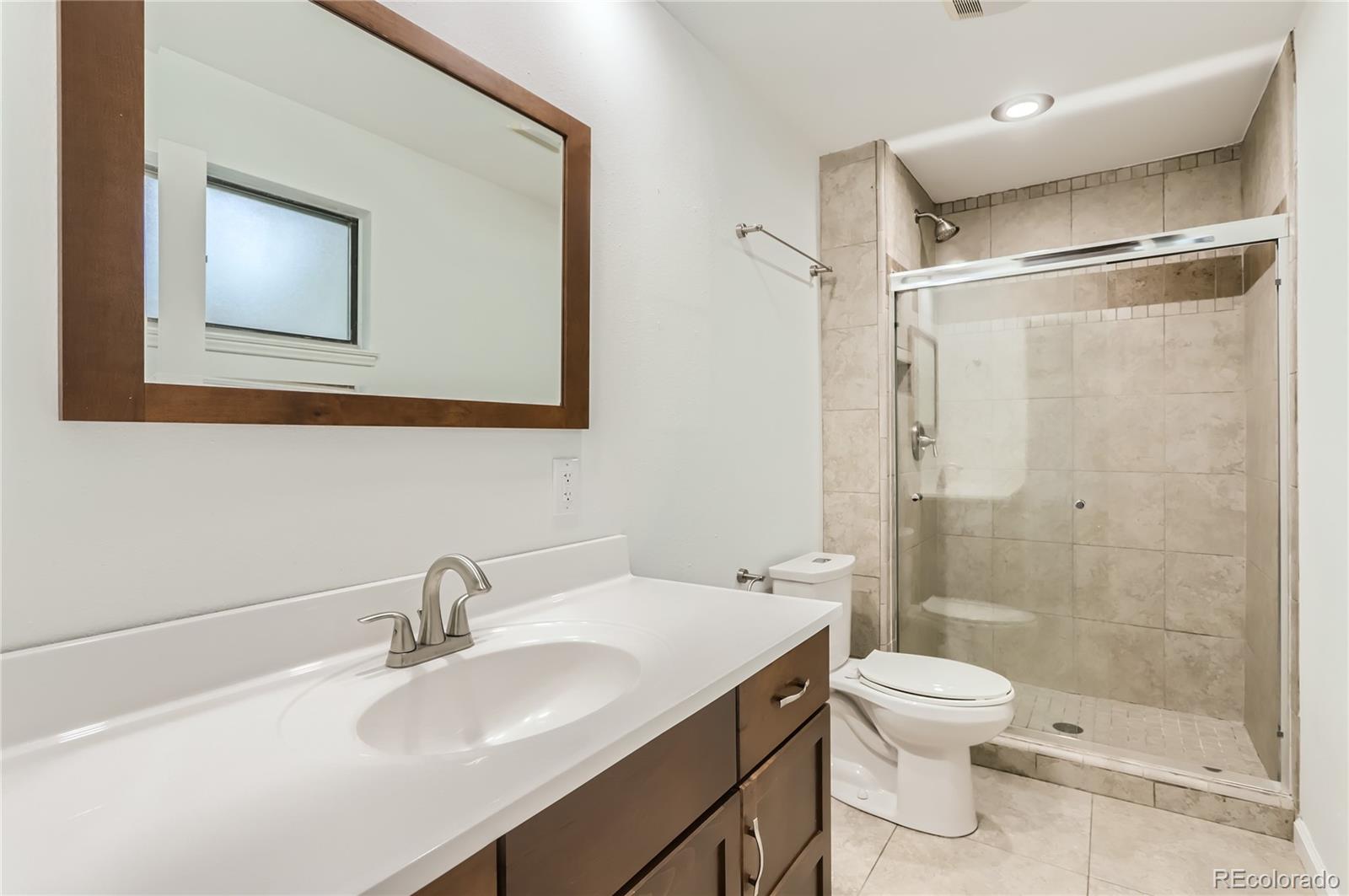 6823 S Everett Street