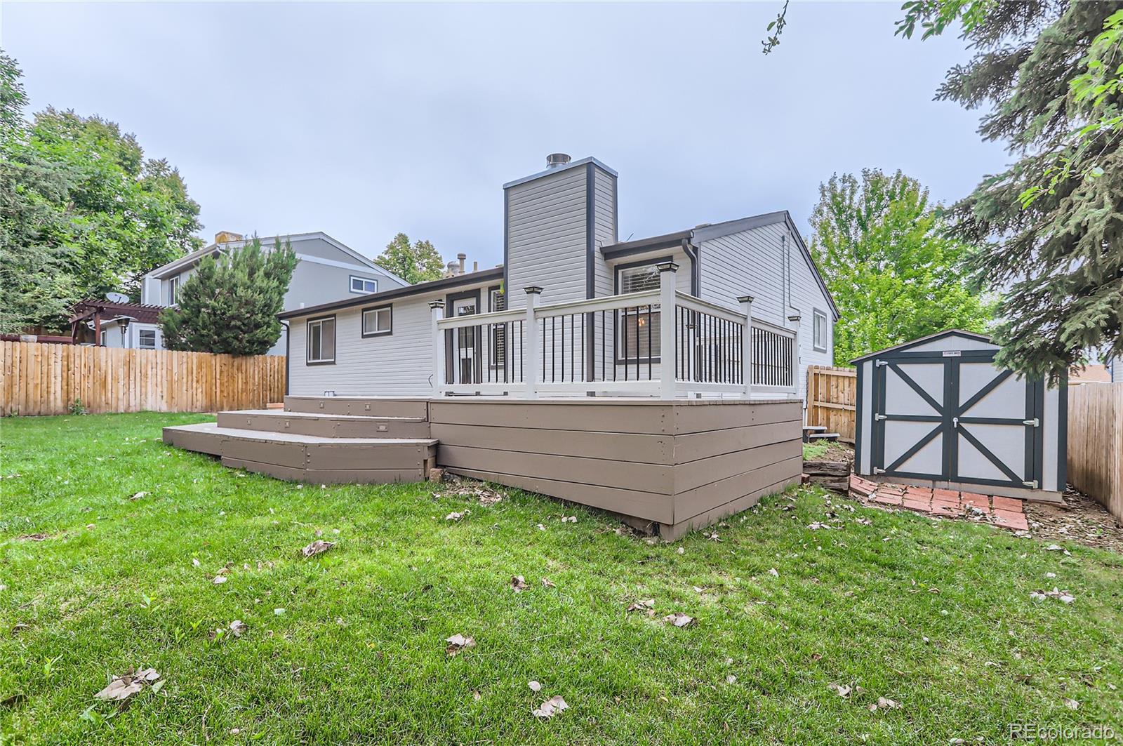 6823 S Everett Street