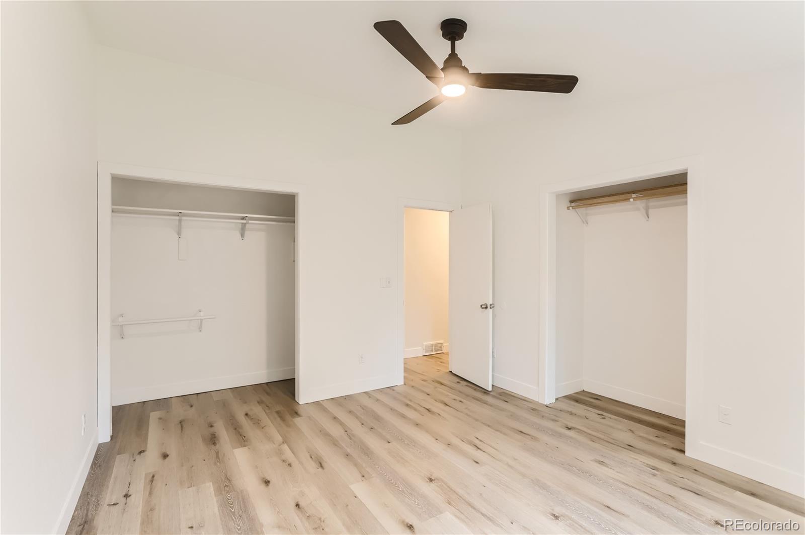 6823 S Everett Street