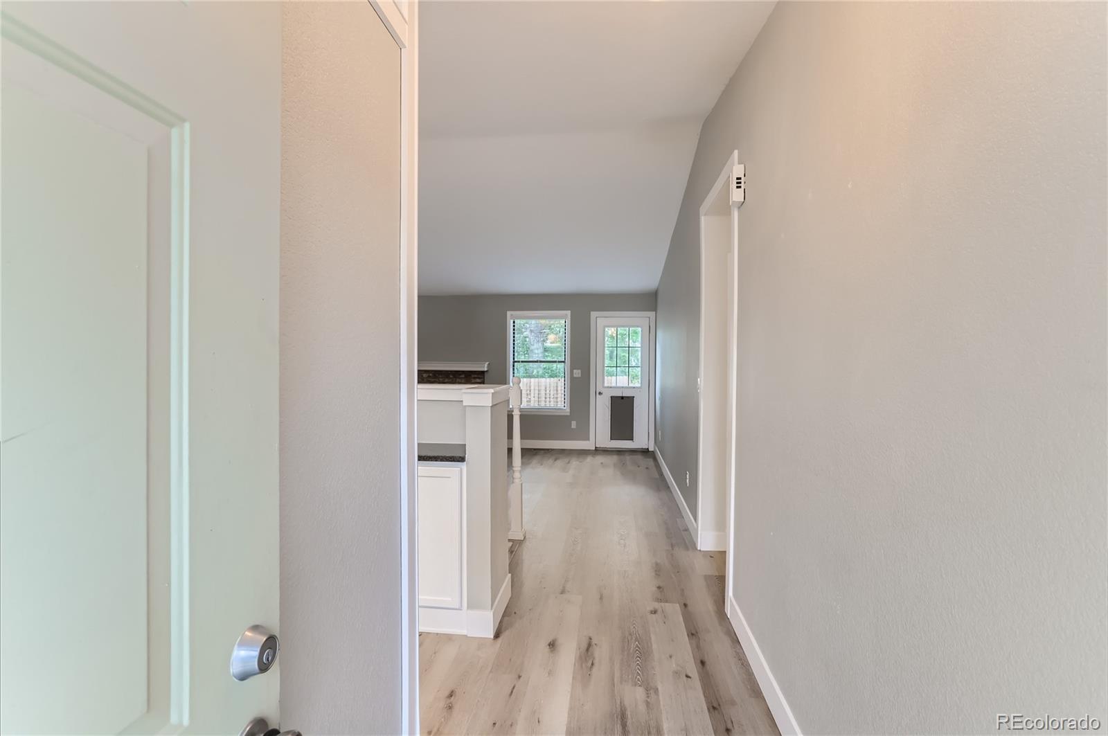 6823 S Everett Street