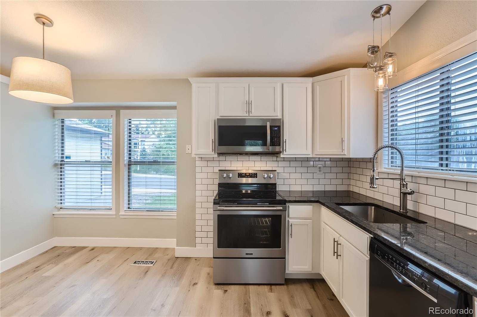 6823 S Everett Street