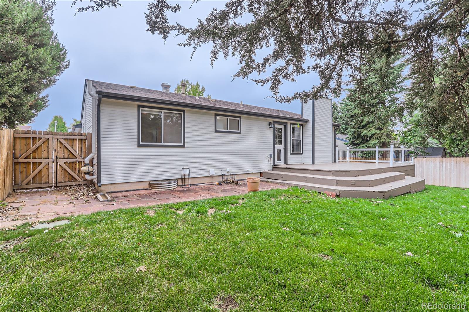 6823 S Everett Street