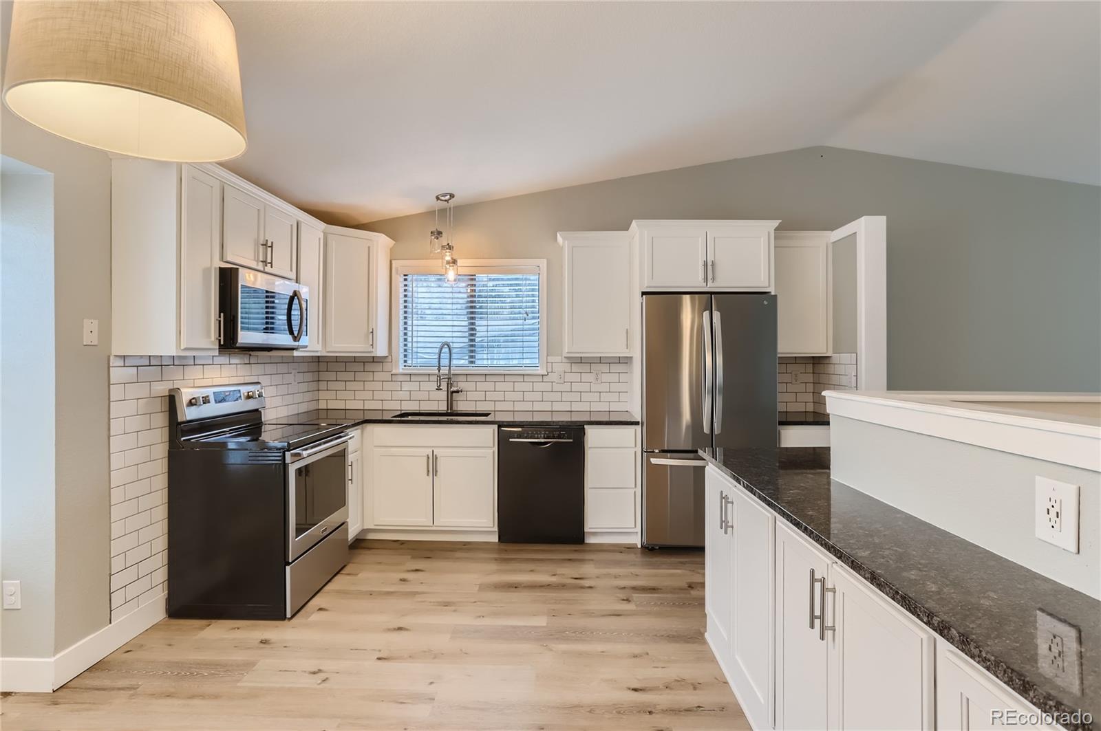 6823 S Everett Street