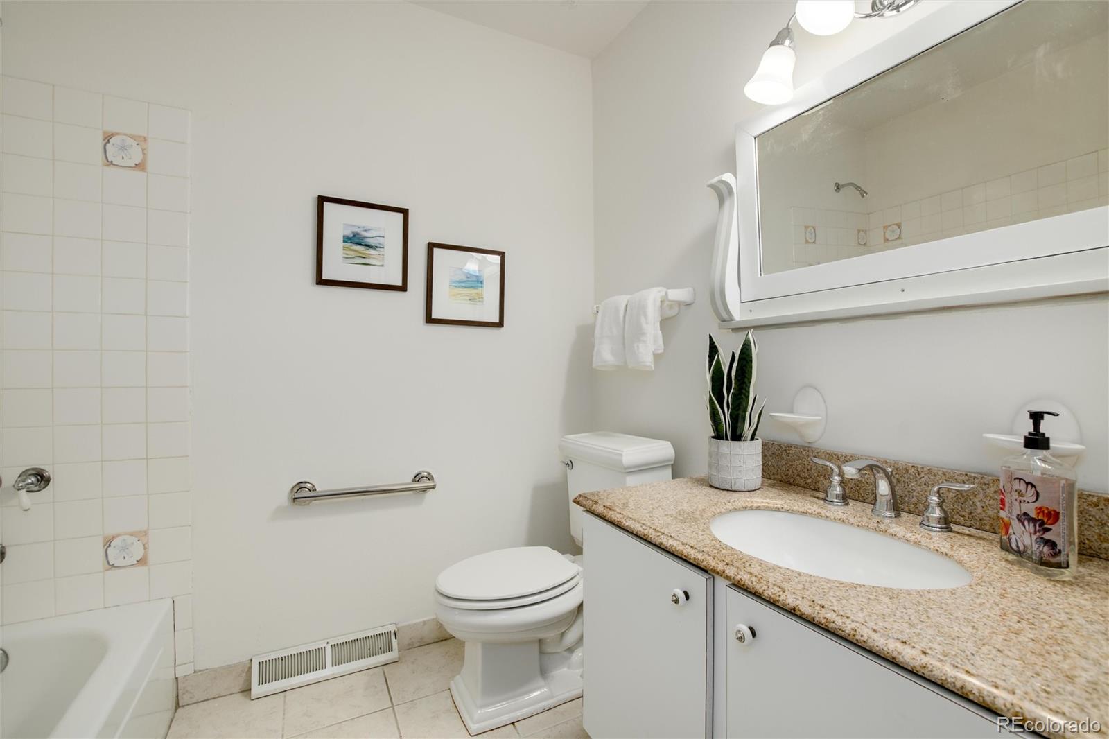 4162 S Verbena Street