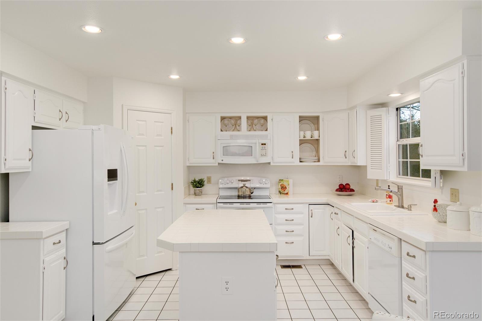 9674 W Arlington Avenue