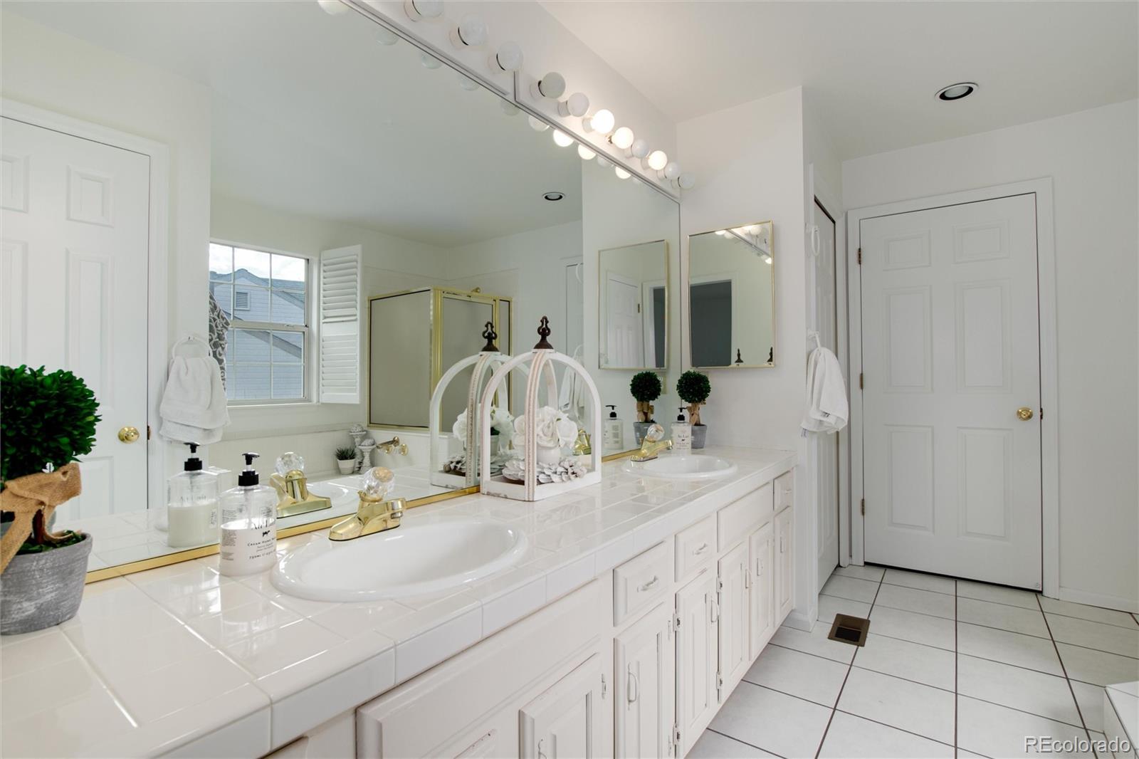 9674 W Arlington Avenue