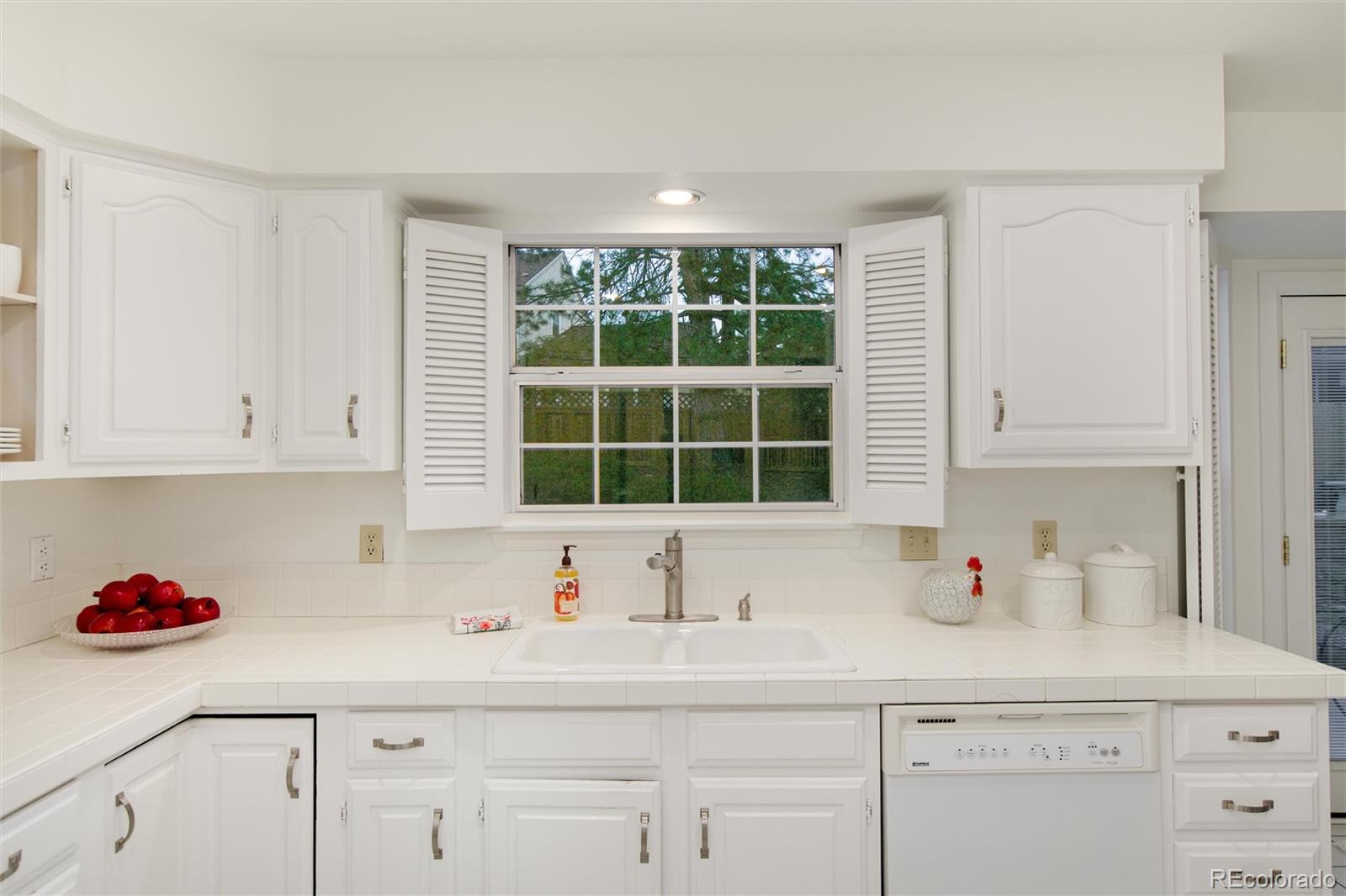 9674 W Arlington Avenue