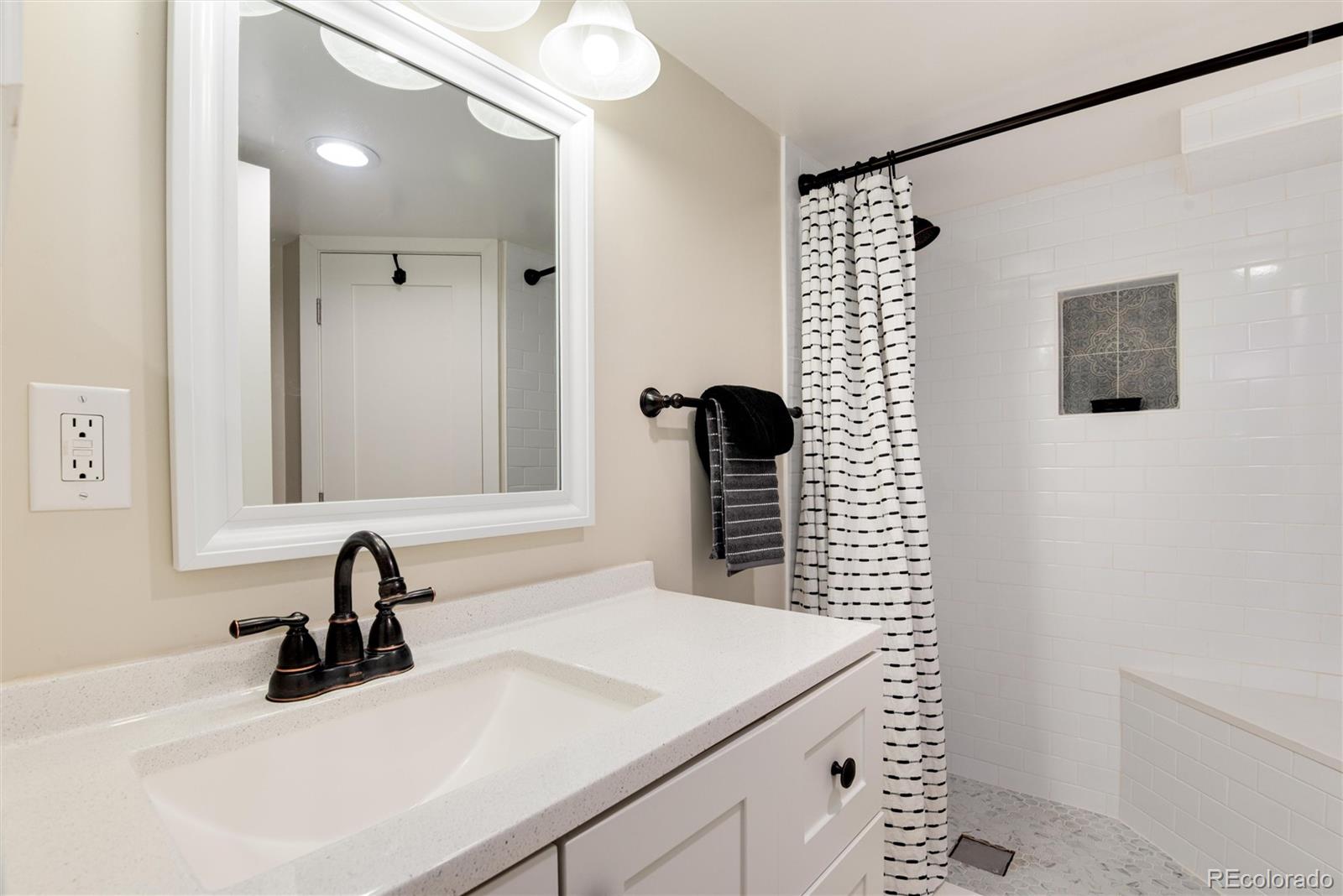 6192 S Pennsylvania Street