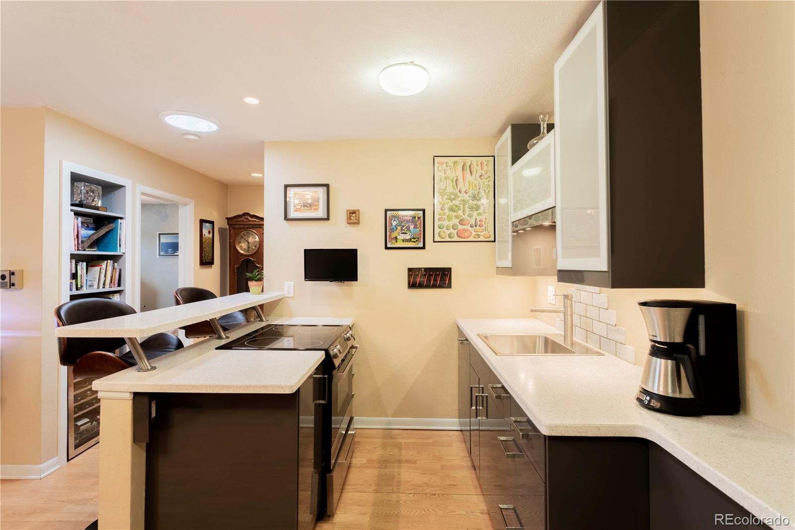 252 N Pennsylvania Street Unit: 605