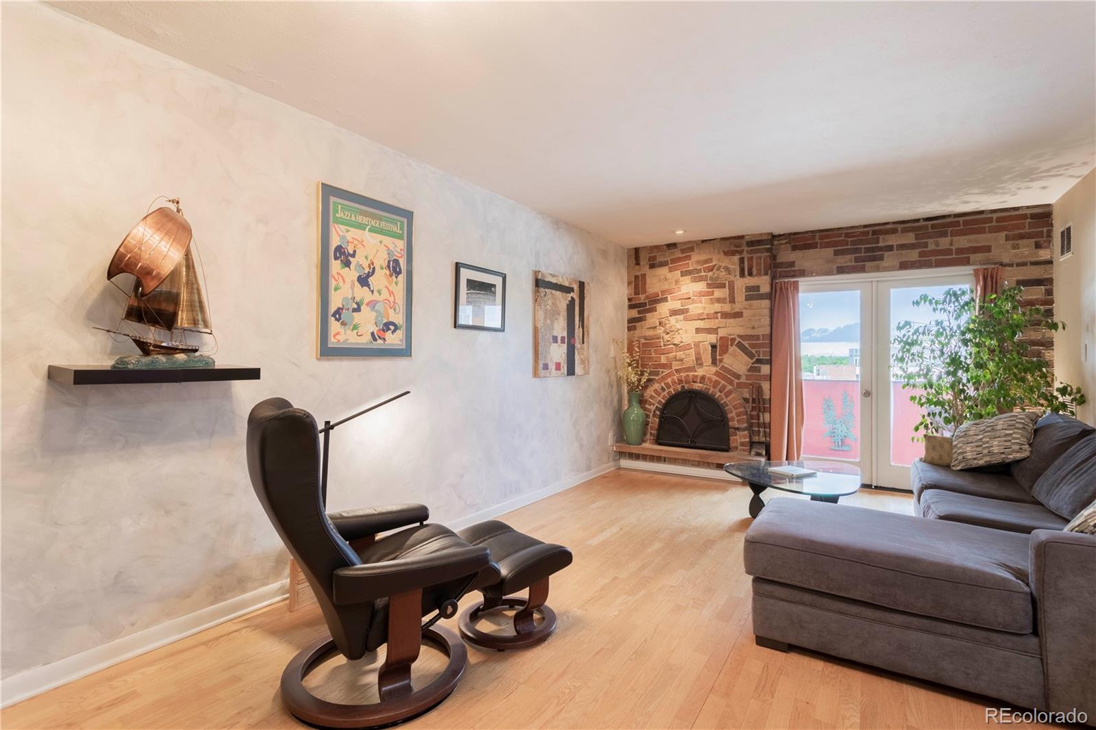 252 N Pennsylvania Street Unit: 605