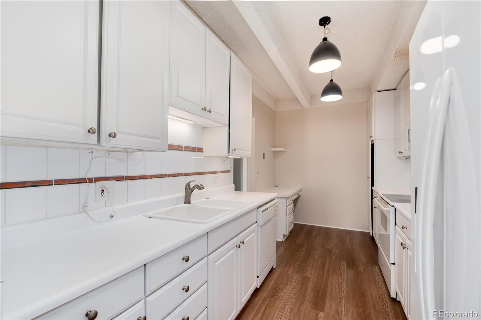 7865 E Mississippi Avenue Unit: 702