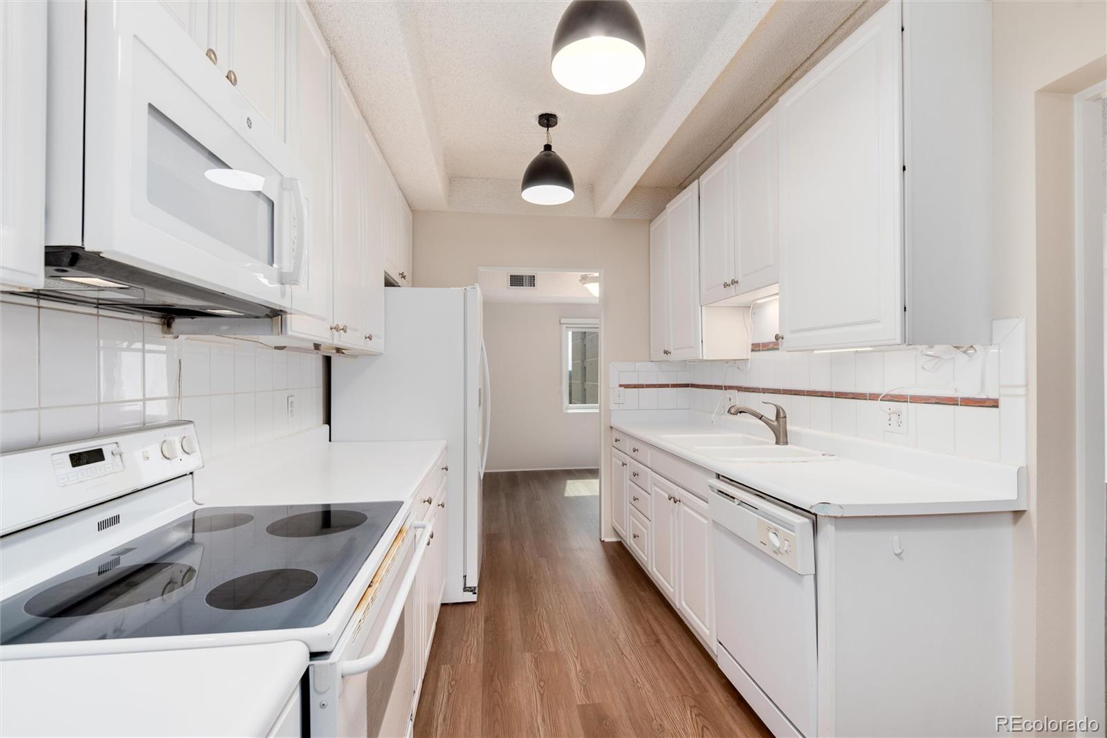 7865 E Mississippi Avenue Unit: 702