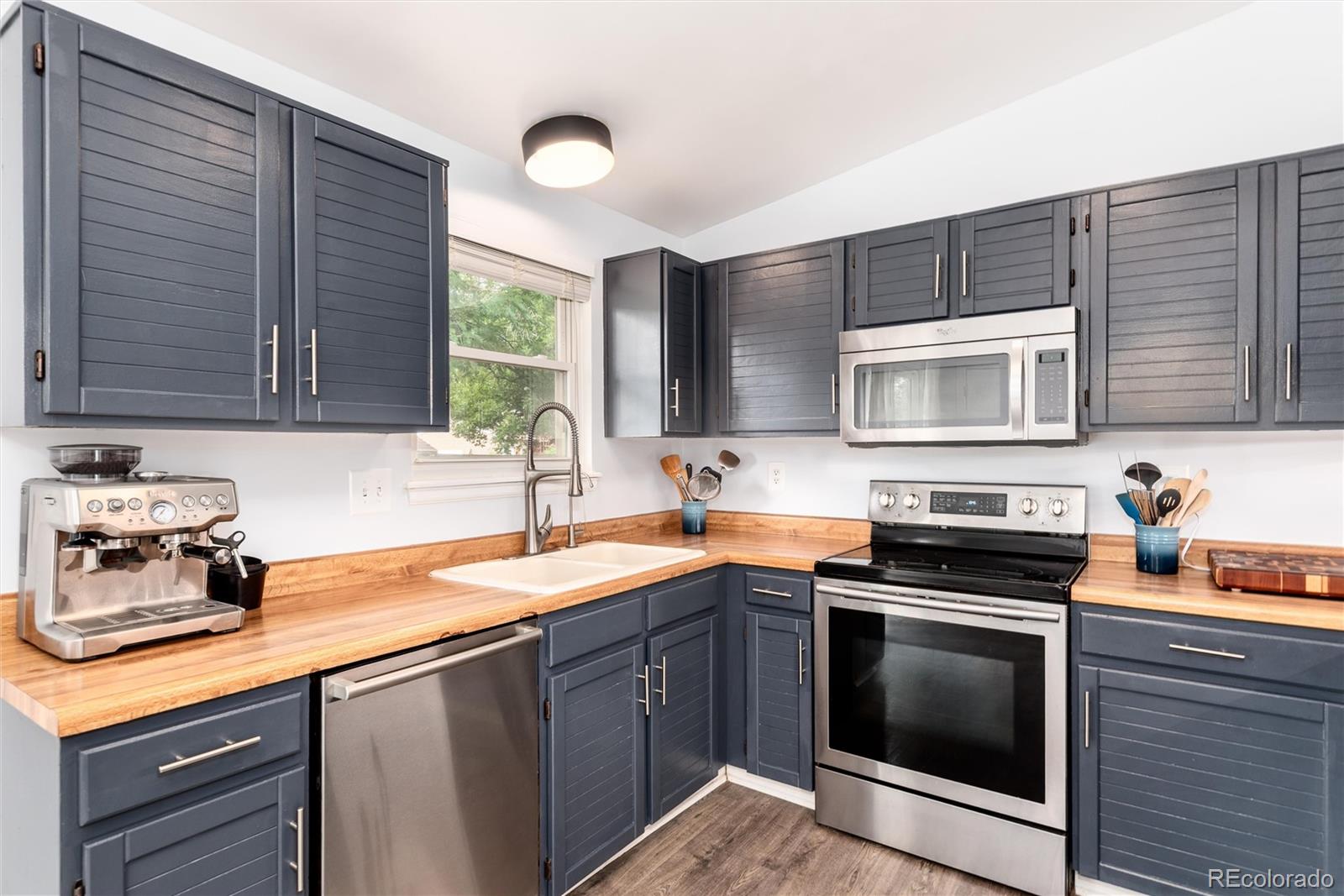 11899 Bellaire Circle