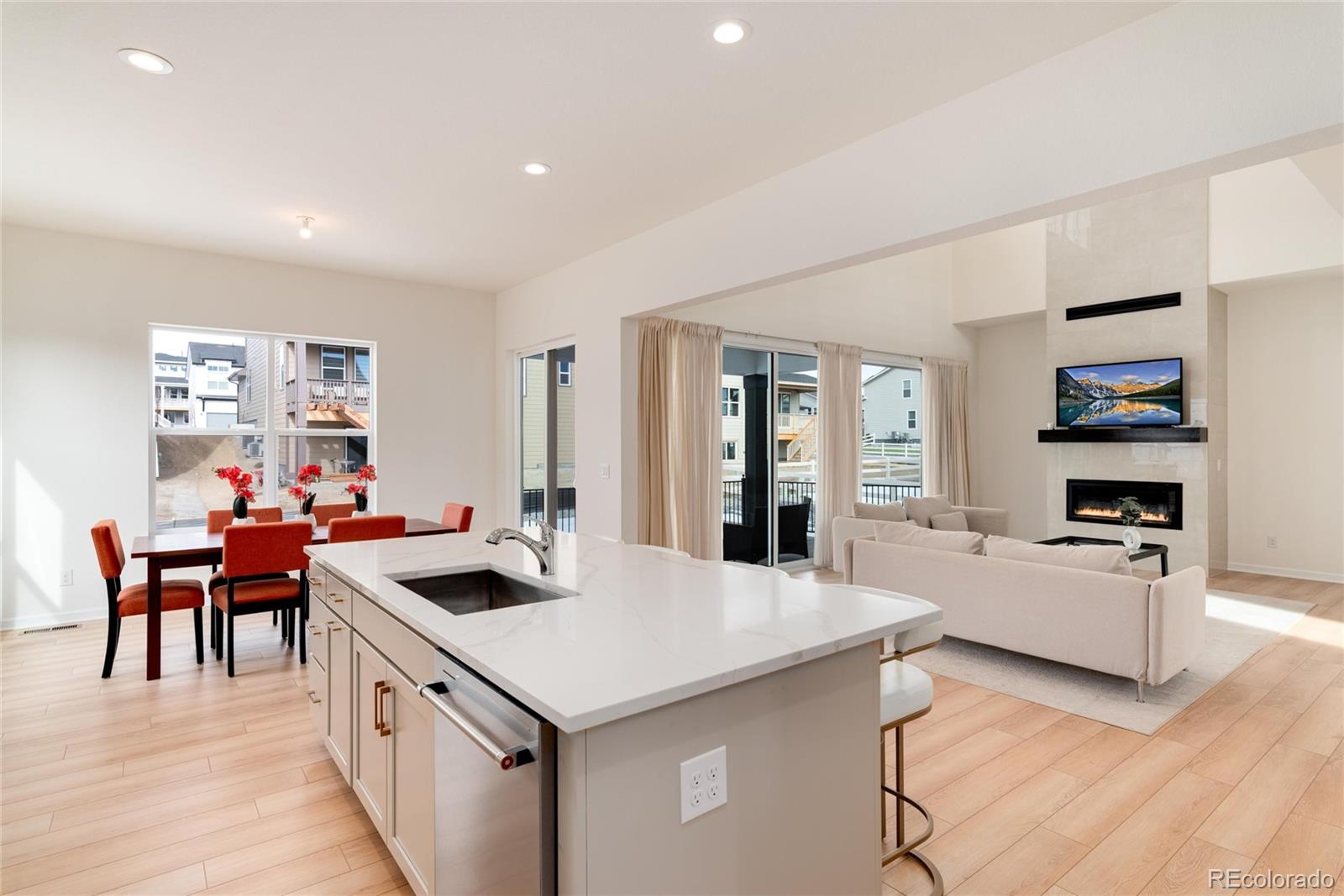 5633 Loma Vista Drive