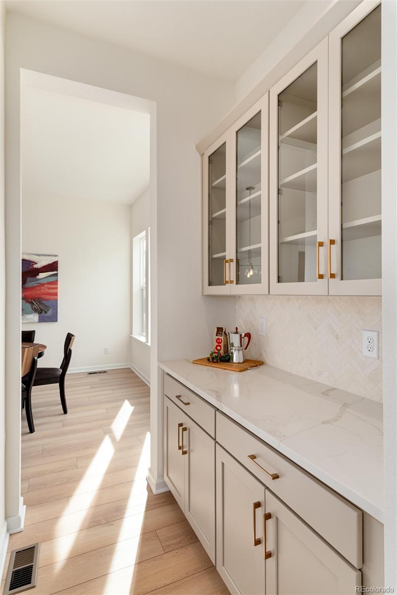 5633 Loma Vista Drive