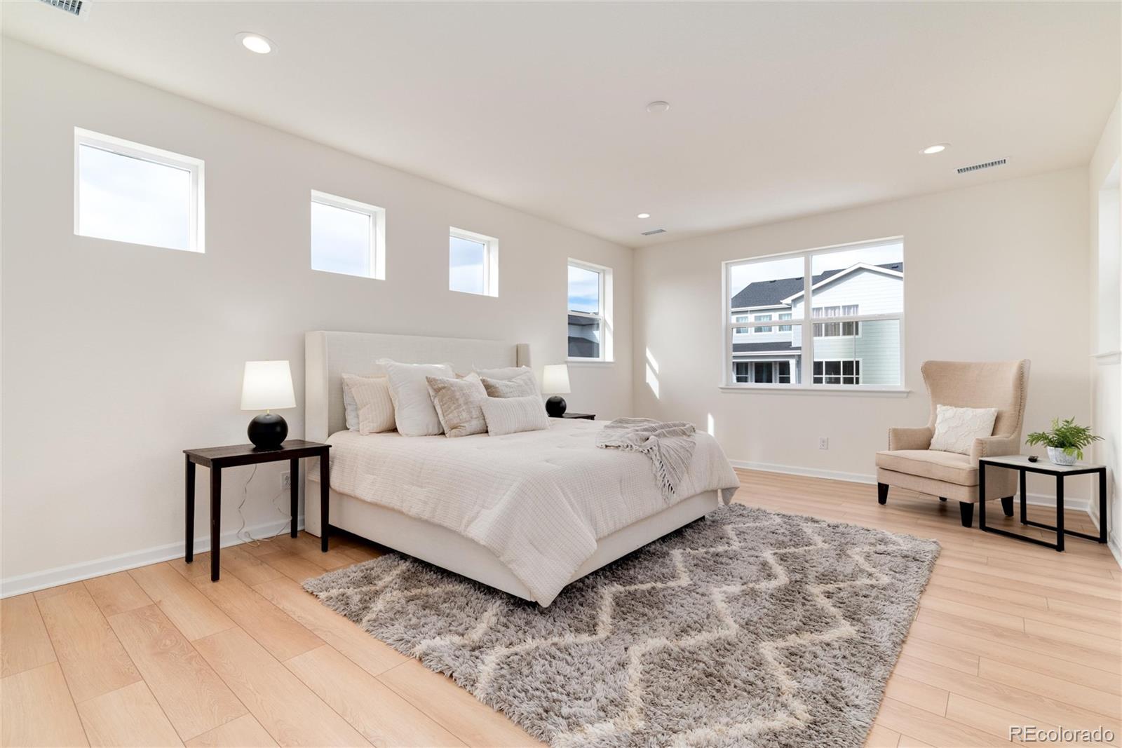 5633 Loma Vista Drive