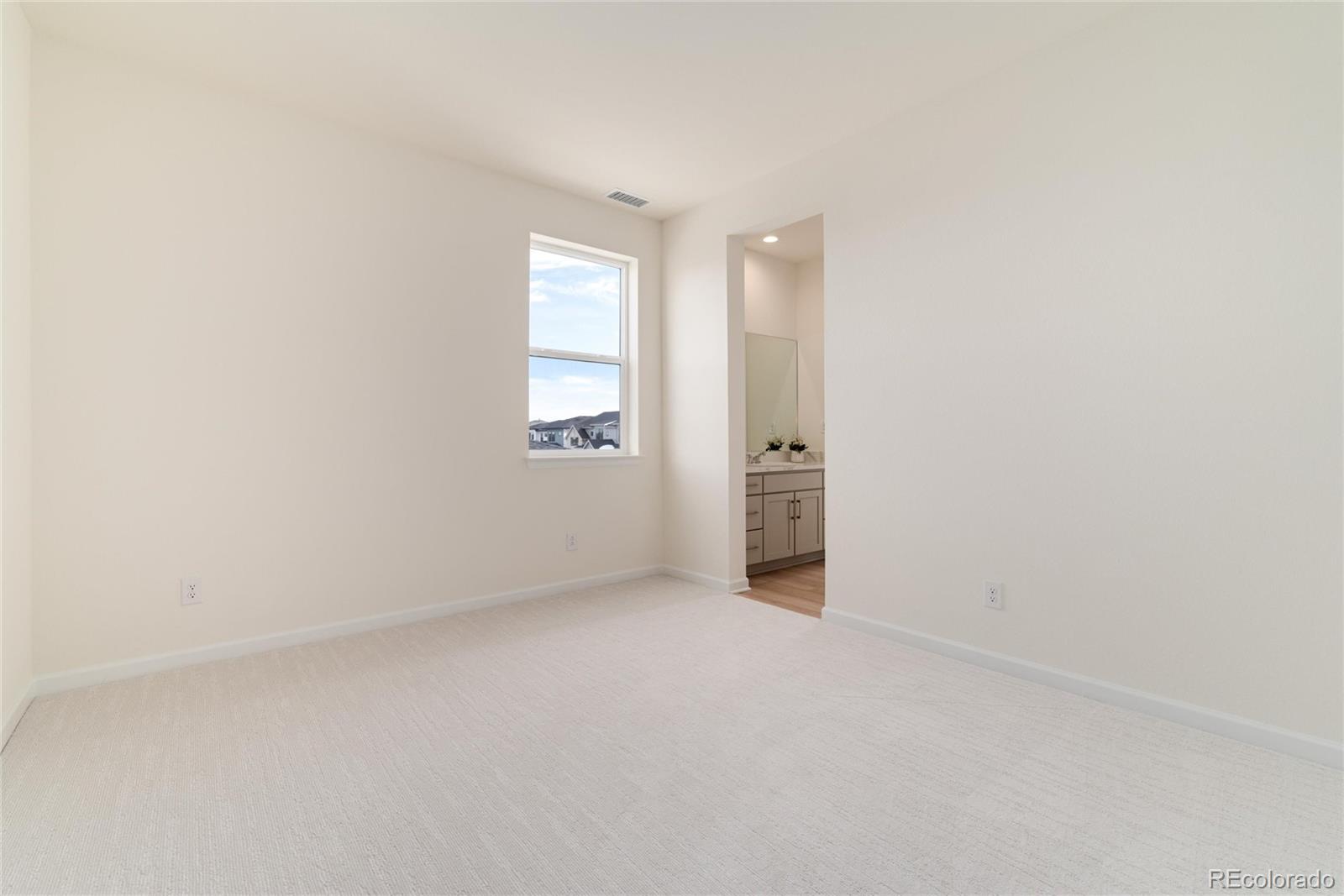 5633 Loma Vista Drive