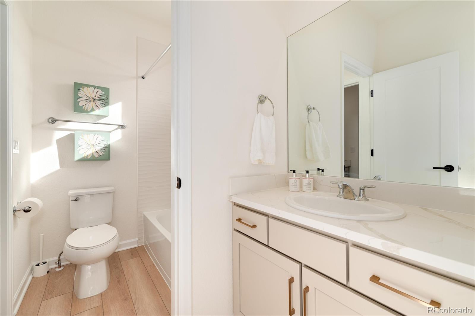 5633 Loma Vista Drive