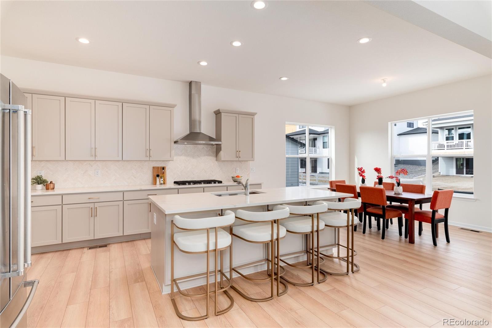 5633 Loma Vista Drive