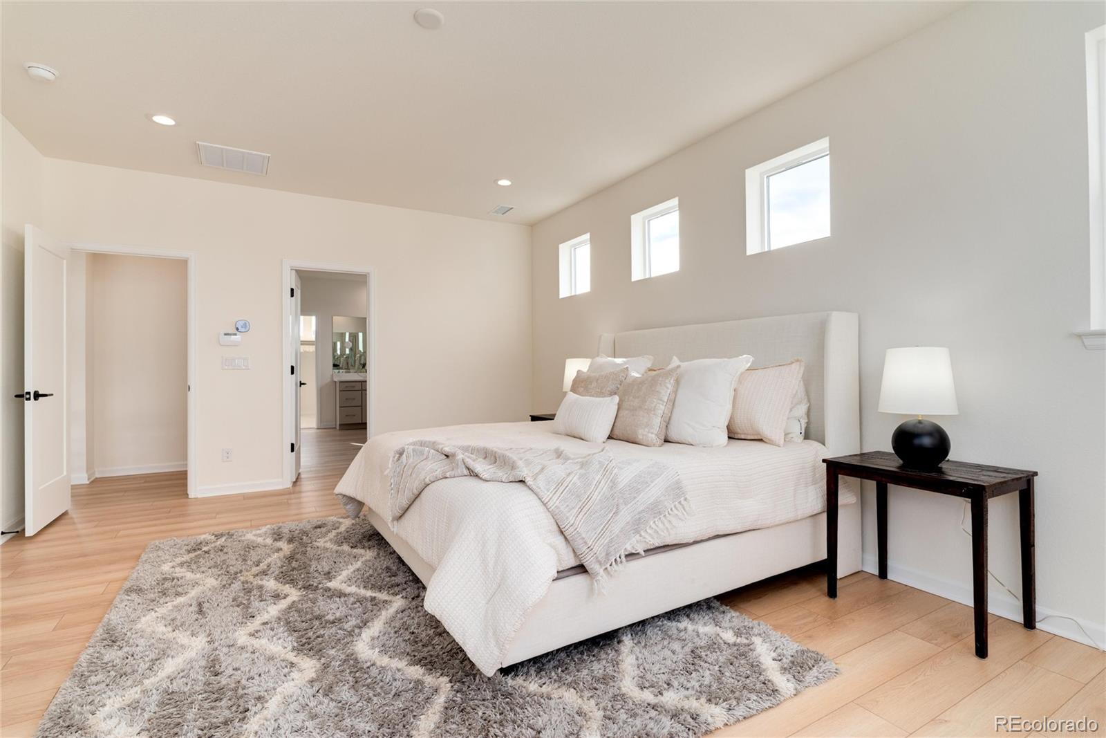 5633 Loma Vista Drive