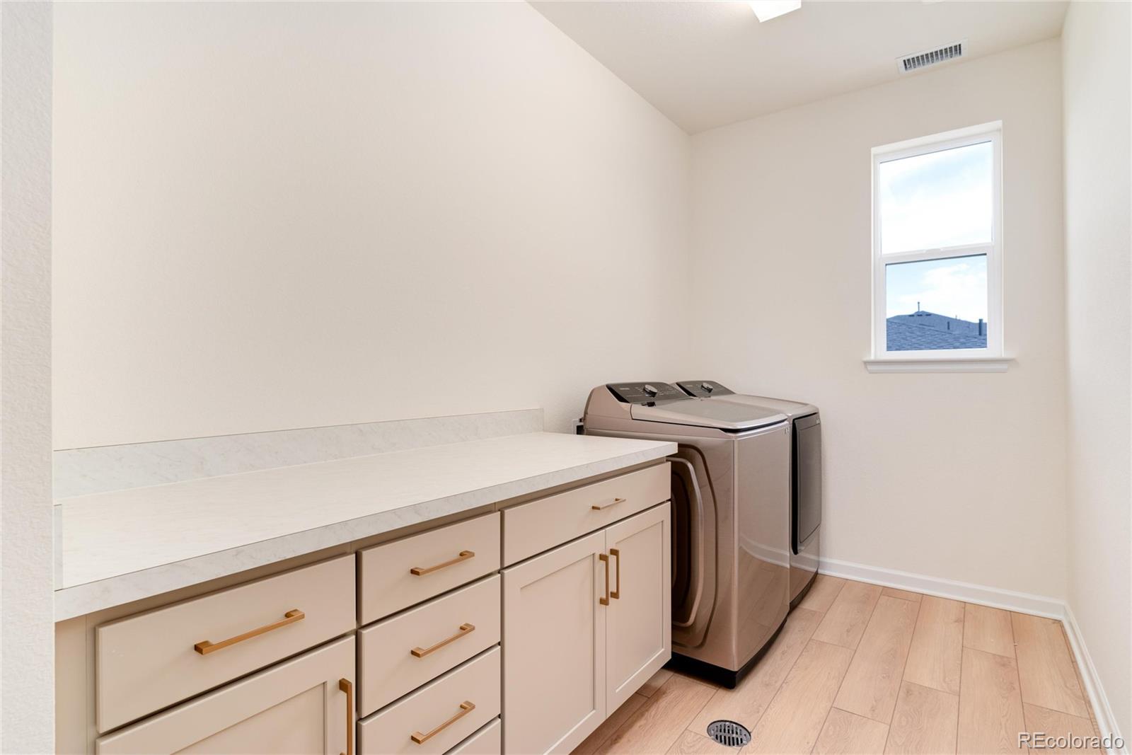 5633 Loma Vista Drive