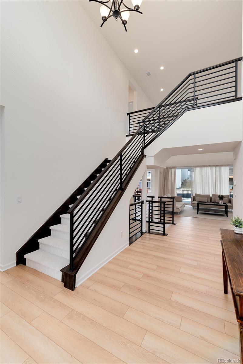 5633 Loma Vista Drive