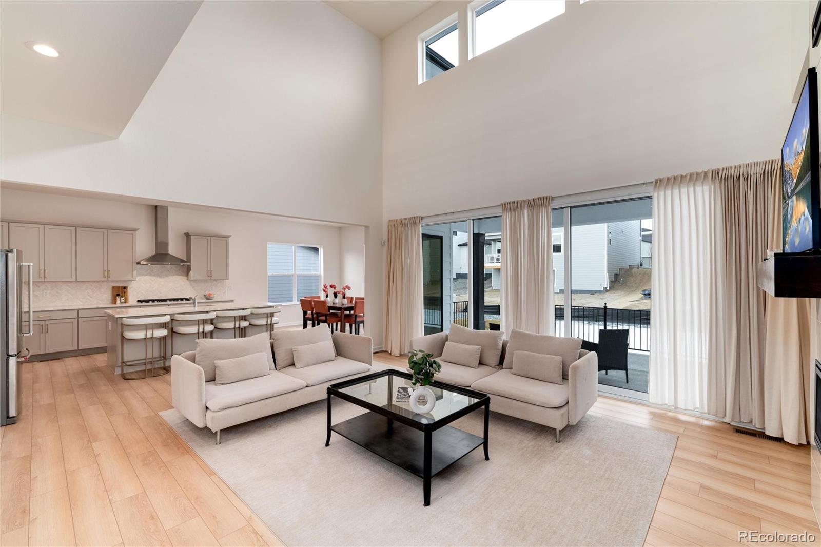 5633 Loma Vista Drive