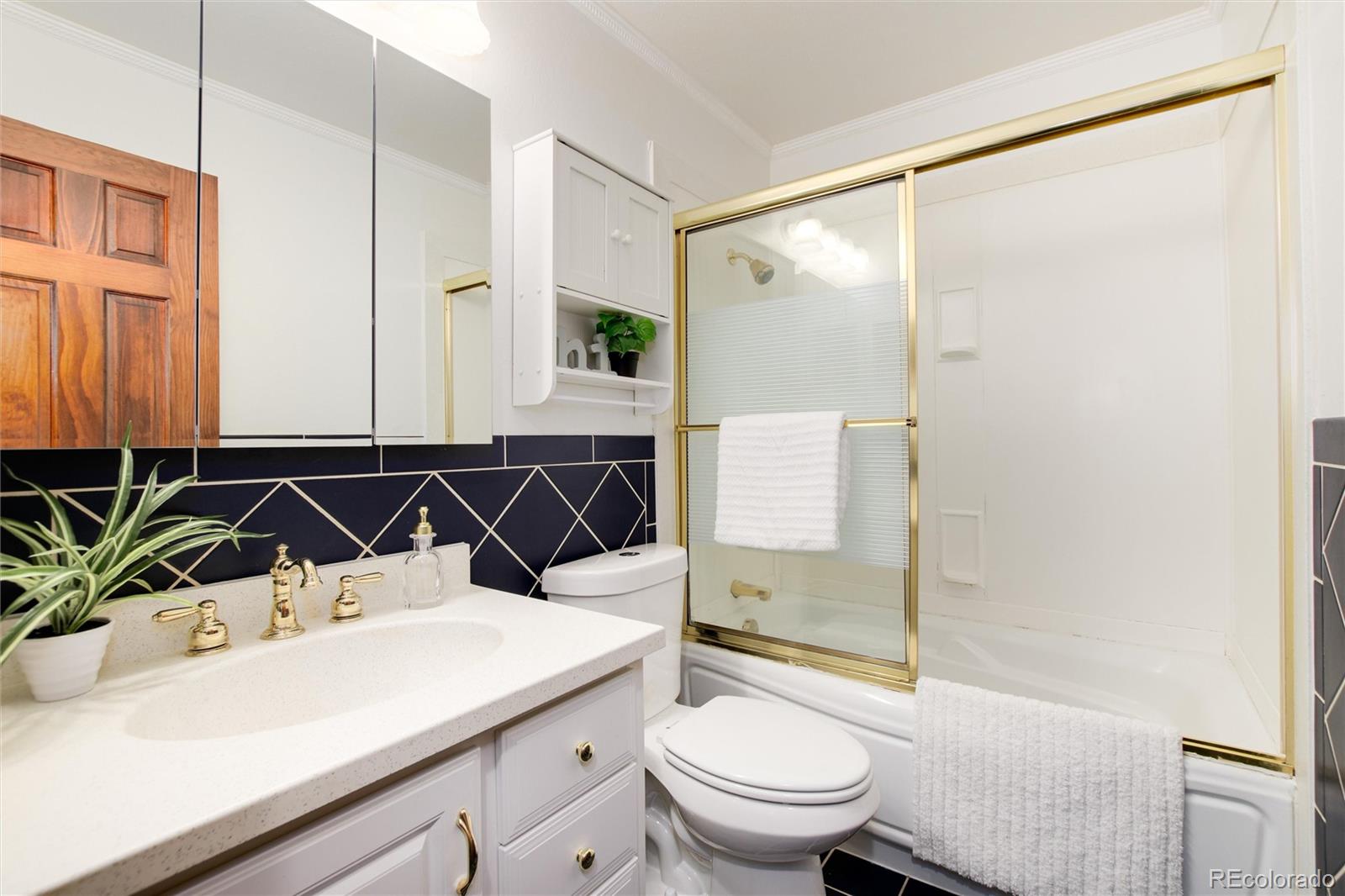 6325 S Johnson Street