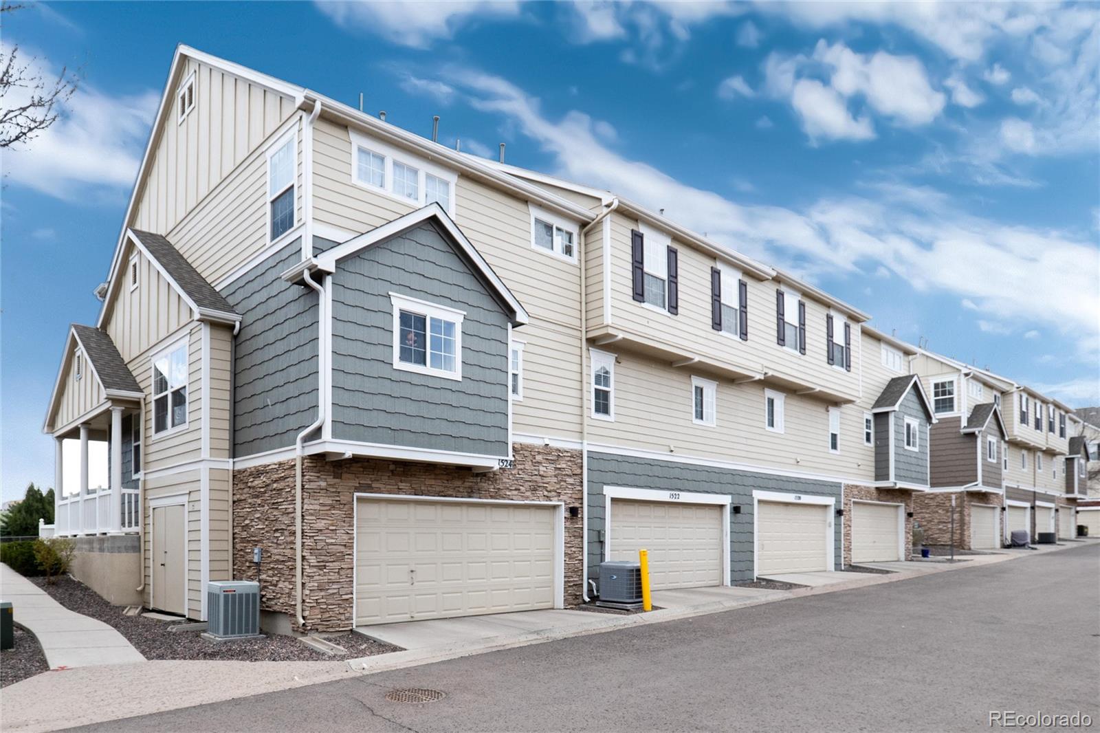 1522 Chimney Peak Drive