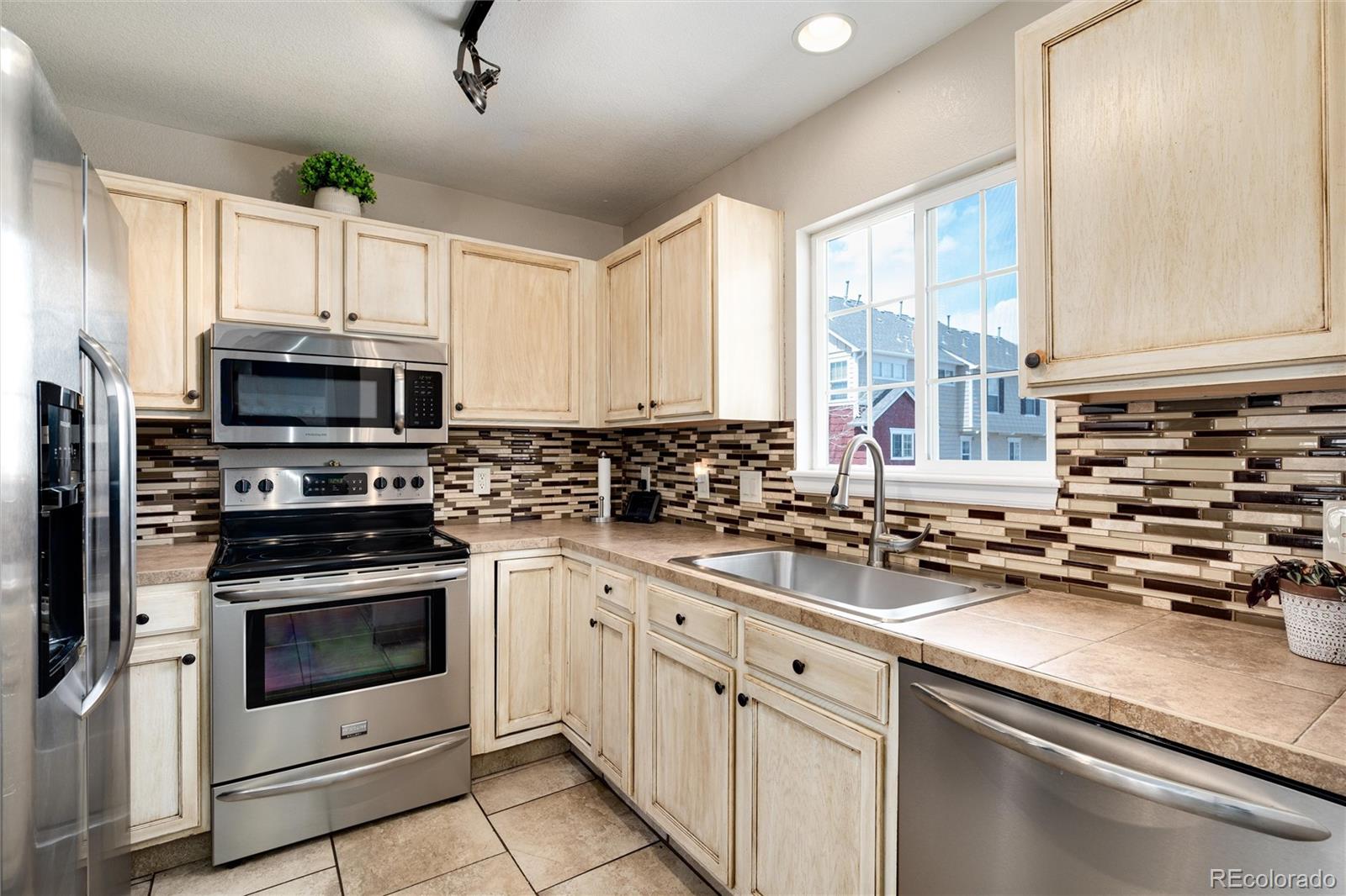 1522 Chimney Peak Drive