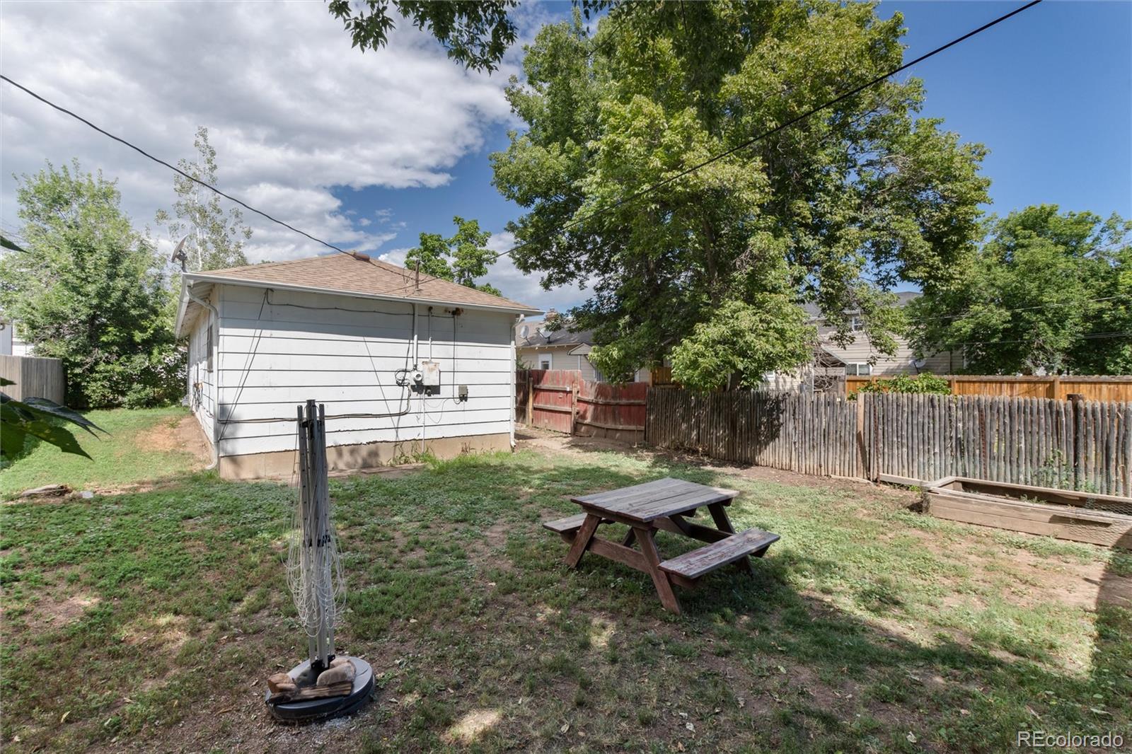 2822 S Cherokee Street