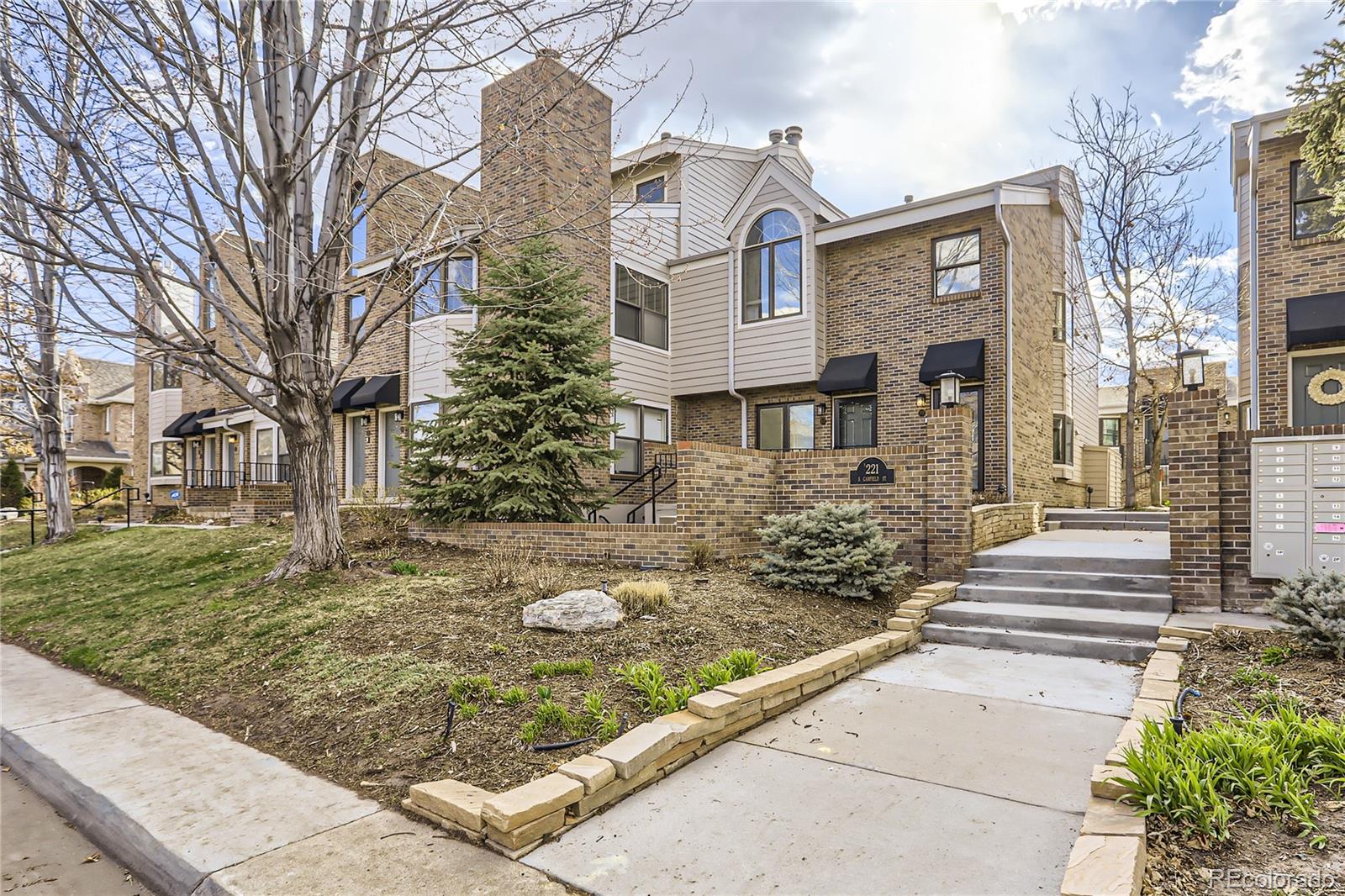 221 S Garfield Street Unit: 104