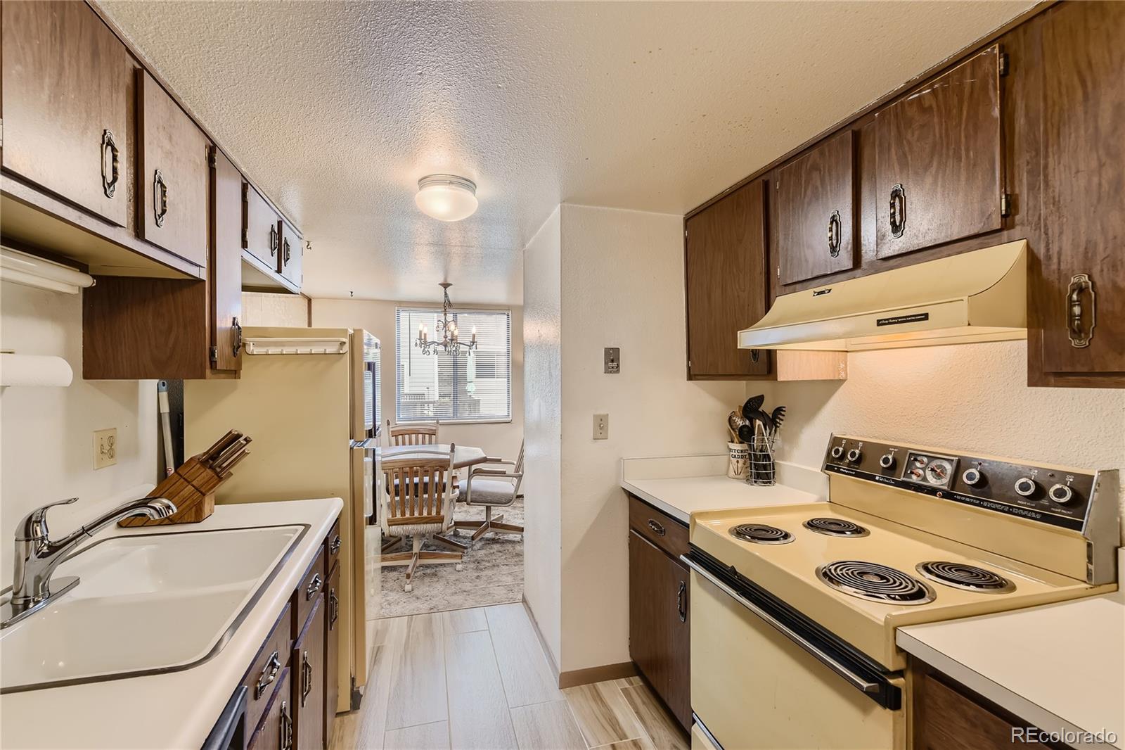 3225 S Garrison Street Unit: 15