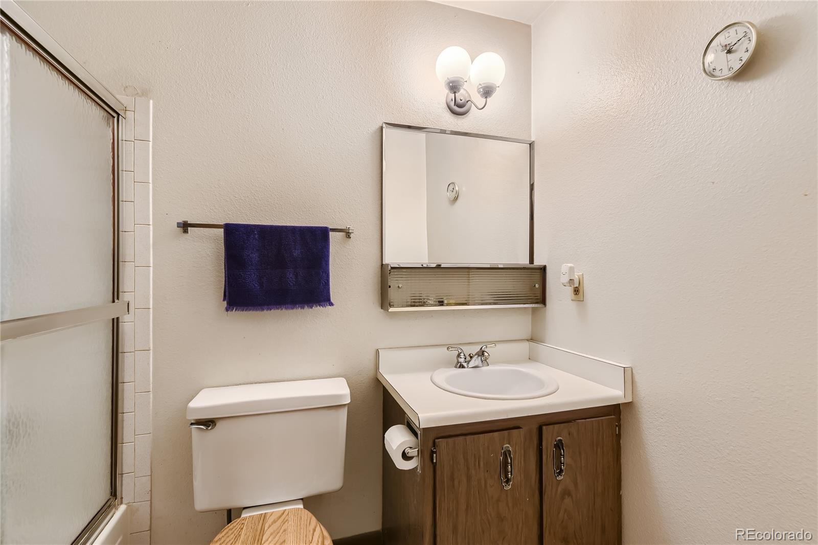 3225 S Garrison Street Unit: 15