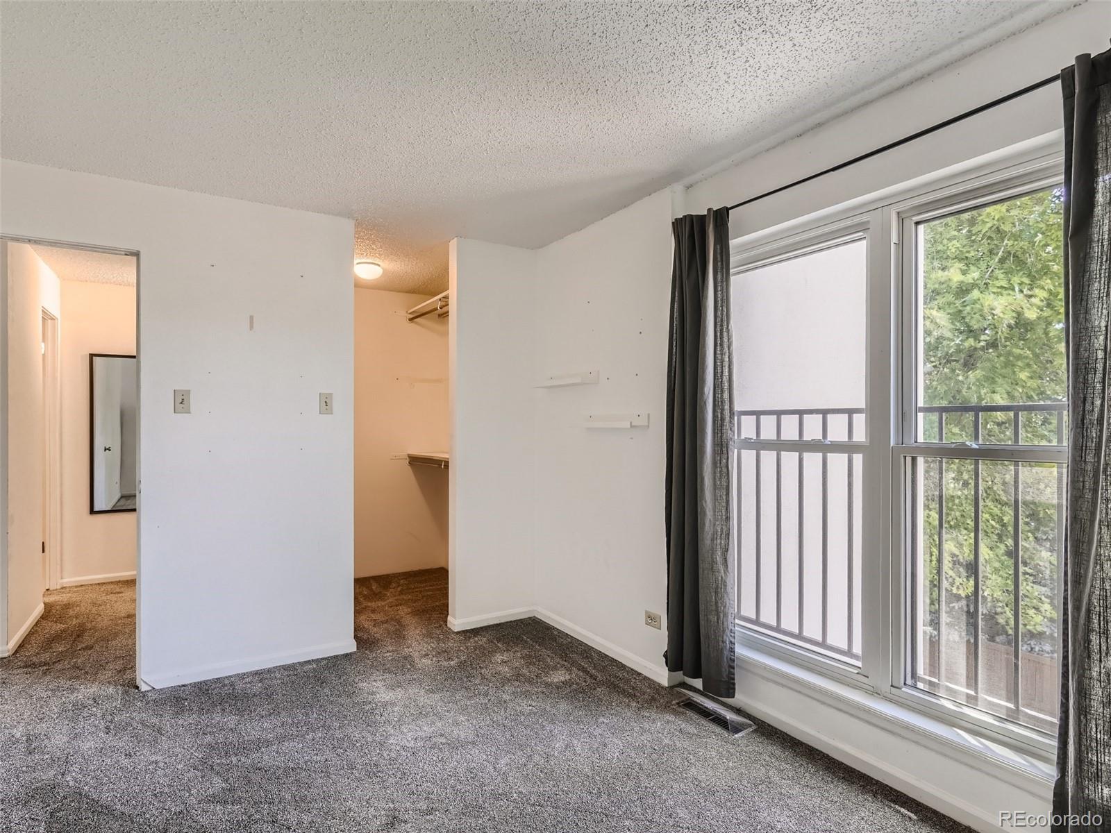 2917 S Locust Street