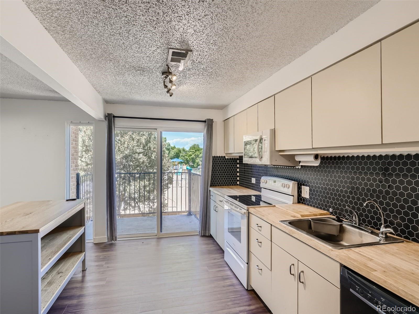 2917 S Locust Street