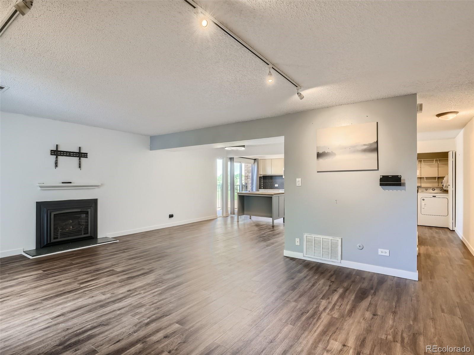 2917 S Locust Street