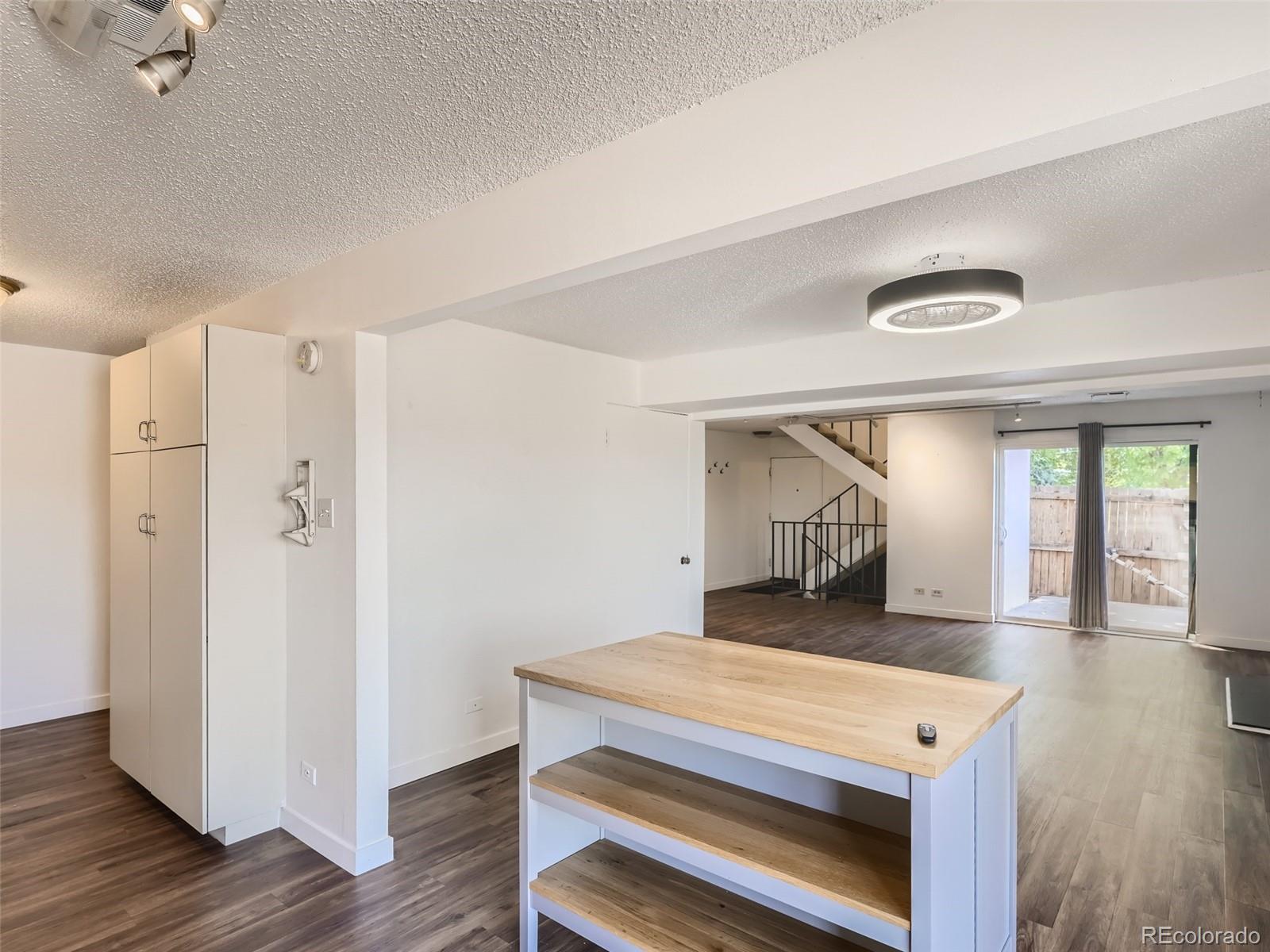 2917 S Locust Street