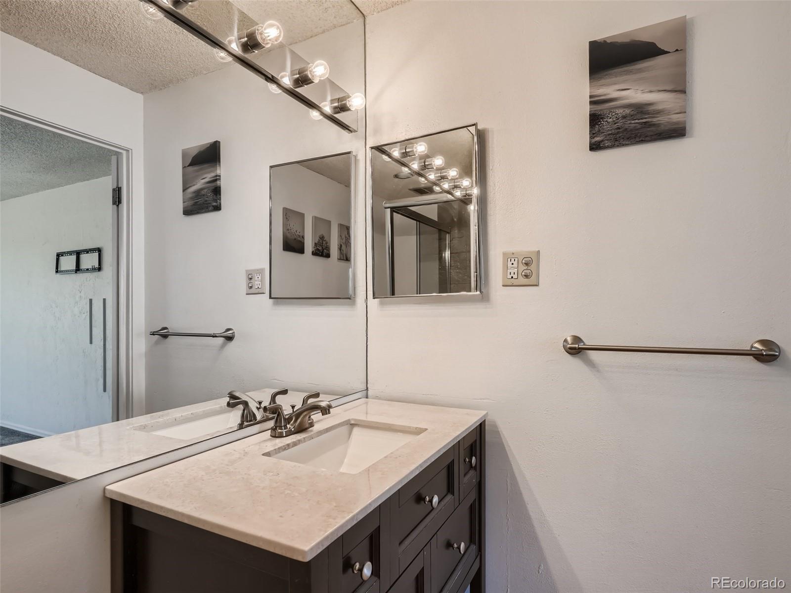 2917 S Locust Street