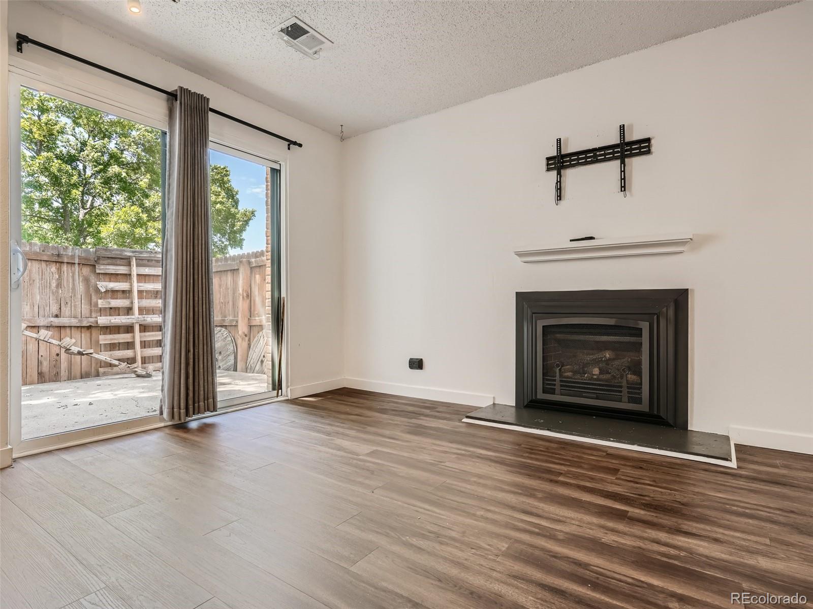 2917 S Locust Street