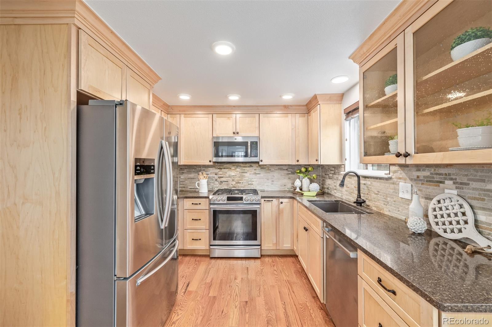 116 S Lindsey Street